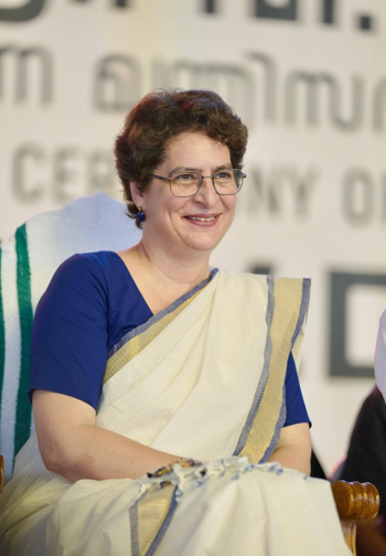 ‘ഗ്യാനേഷ് കുമാർ ഉടൻ രാജിവെക്കണം’; തെരഞ്ഞെടുപ്പ് 
കമ്മീഷനെതിരെ പ്രിയങ്ക ഗാന്ധി
